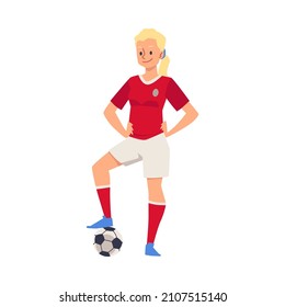 La jugadora de fútbol femenino rubia blanca se mantiene en equilibrio con sus manos en cadera y una pierna en la pelota. Foto de una jugadora de fútbol de avatar vectorial. Ilustración deportiva femenina, aislada.