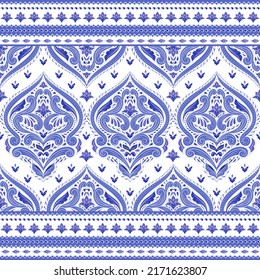 Weiße und blaue türkische Muster mit luxuriösen Blumenverzierungen. Traditionelle arabische, indische Motive. Ideal für Gewebe und Textilien, Tapeten, Verpackungen oder jede erwünschte Idee.
