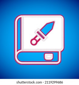 Libro blanco sobre ícono de arma aislado en fondo azul. Un pequeño arma de fuego. Catálogo de armas.  Vector