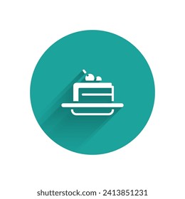 Icono de pastel blanco aislado con una sombra larga. Feliz cumpleaños. Botón Círculo verde. Vector