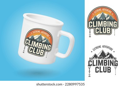 Copa de camping blanco. Plantilla de simulación de taza realista con diseño de muestra. Insignia del Club de Escalada. Vector. Diseño de tipografía vintage con carabineros, campistas de escalada, hex y silueta de montaña. Extremo