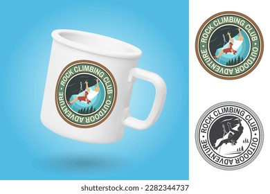 Copa de camping blanco. Plantilla de simulación de taza realista con diseño de muestra. Insignia del club de escalada de rock. Vector. Concepto de camisa o logotipo, impresión, sello o tee. Diseño de tipografía de época con escalador en