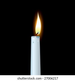 weiße Kerze mit Wachsdribbel und brennender Flamme