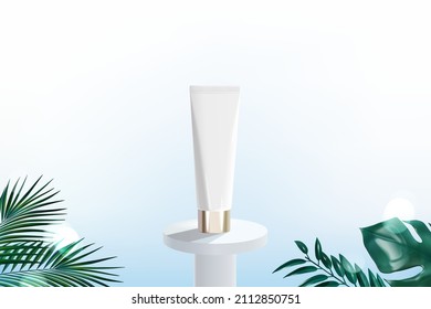 Botella blanca limpia en el podio y plantas tropicales delante, para publicidad cosmética.