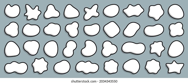 Colección de nubes blancas, burbujas de arte cómico, manchas de leche, gotas líquidas puestas, manchas onduladas para el fondo de productos lácteos, ilustración vectorial de burbujas de voz
