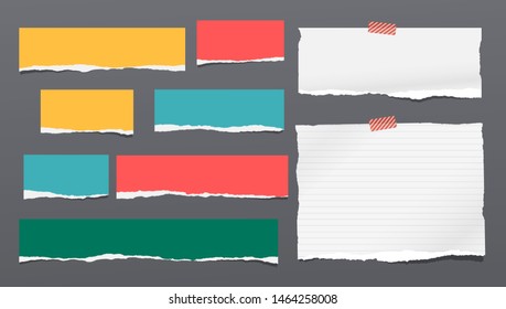 Tiras de papel de cuaderno de color blanco rotas, rotas, pegadas con cinta adhesiva sobre fondo negro. Ilustración del vector