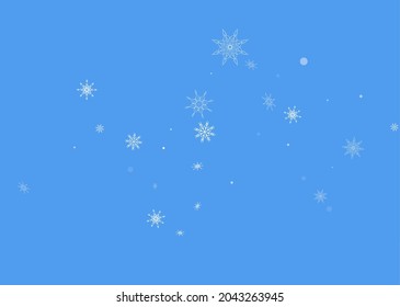 Los delicados copos de nieve a cielo abierto están esparcidos en un fondo azul. Fondo festivo, diseño postal, papel tapiz