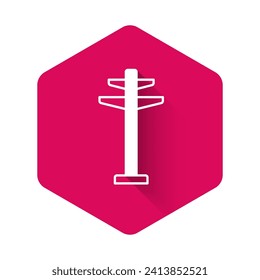 Torre eléctrica blanca usada para soportar un icono de la línea aérea de alimentación aislado con un fondo de sombra largo. Línea de poste de alta tensión. Botón hexágono rosado. Vector