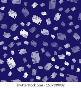 Icono de sobre blanco aislado en fondo azul. Símbolo de carta de mensaje de correo electrónico. Ilustración vectorial