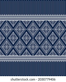 Patrón de color blanco o tribal sin foco sobre fondo azul en simetría Rhombus estilo bohemio geométrico para ropa o ropa, bordado, tela,diseño de paquete