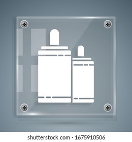 Weißes Feuerwerk Symbol einzeln auf grauem Hintergrund. Konzept der lustigen Party. pyrotechnisches Symbol für Explosivstoffe. Viereckige Glasplatten. Vektorillustration-Illustration