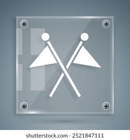 Icono de bandera de golf blanco aislado sobre fondo gris. Equipamiento o accesorio de golf. Paneles de vidrio cuadrados. Vector
