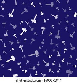 Icono de martillo blanco aislado sin fisuras en fondo azul. Herramienta de reparación. Ilustración vectorial