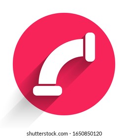 Icono de tubería metálica de la industria blanca aislado con una sombra larga. Piezas de tubería de fontanería de diferentes formas. Botón de círculo rojo.  Ilustración vectorial
