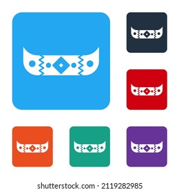 Weißes Kajak und Paddel-Symbol einzeln auf weißem Hintergrund. Kajak und Kanu für Fischerei und Tourismus. Aktivitäten im Freien. Die Symbole werden in den Tasten für das Farbquadrat eingestellt. Vektorgrafik