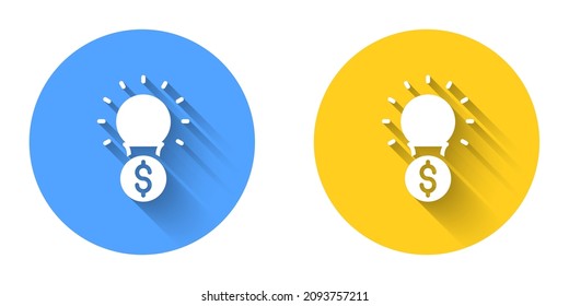 Bombilla blanca con un símbolo de dólar aislado con fondo de sombra larga. Dinero haciendo ideas. Concepto de innovación de Fintech. Botón Círculo. Vector