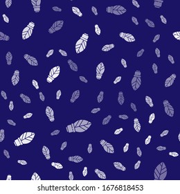 Bombilla blanca con un icono de hoja aislada sin fisuras en fondo azul. Concepto de energía ecológica. Concepto de energía alternativa.  Ilustración vectorial