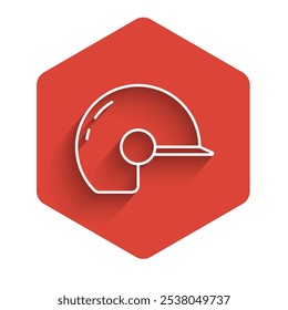 Icono de casco de béisbol de línea blanca aislado con sombra larga. Botón hexagonal rojo. Vector