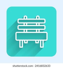 Icono del banco de línea blanca aislado con una sombra larga. Botón cuadrado verde. Vector