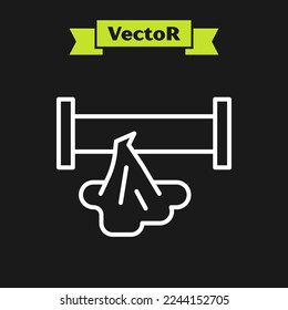 Línea blanca Tubería de metal rota con un icono de agua que gotea aislado en el fondo negro.  Vector