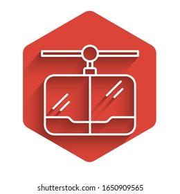 Icono de cable de línea blanca aislado con una sombra larga. Signo funicular. Botón hexágono rojo.  Ilustración vectorial