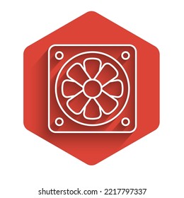 Icono del refrigerador del equipo de línea blanca aislado con fondo de sombra larga. Ventilador de hardware de PC. Botón hexágono rojo. Vector