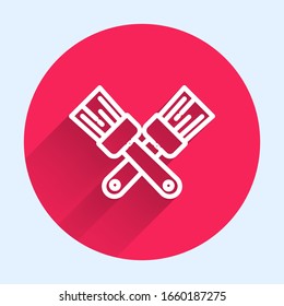 Weiße Linie Überkreuzte Malpinsel Symbol einzeln auf langen Schatten. Roter Kreis-Knopf. Vektorillustration-Illustration