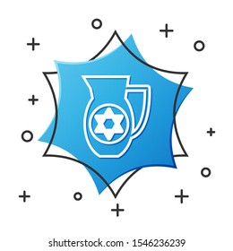 Decantador de línea blanca con estrella de icono de David aislado en fondo blanco. Hija de cerámica. Producto orgánico en jareta. Botón hexágono azul. Ilustración vectorial