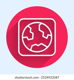 Icono de globo de tierra de línea blanca aislado con fondo de sombra larga. Signo del mundo o de la Tierra. Símbolo global de internet. Formas geométricas. Botón del círculo rojo. Vector