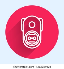 Icono de toma eléctrica de línea blanca aislado con una sombra larga. Toma de corriente. Símbolo de rosette. Botón de círculo rojo. Ilustración vectorial