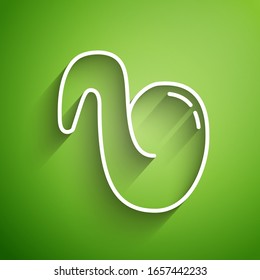 Línea blanca Icono de ala de pollo frito aislado sobre fondo verde.  Ilustración vectorial