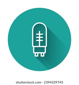 Icono de diodo emisor de luz de línea blanca aislado con fondo de sombra larga. Componente eléctrico de diodo semiconductor. Botón Círculo verde. Vector