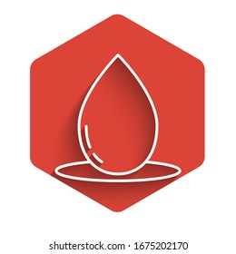 Die weiße Linie Öltropfen Symbol einzeln auf langen Schatten. Roter Hexagon-Knopf. Vektorillustration-Illustration