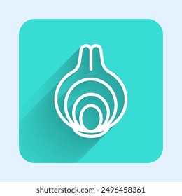 Icono de cebolla de línea blanca aislado con sombra larga. Botón cuadrado verde. Vector