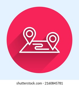 Weiße Linie Route Symbol einzeln auf lange Schattenhintergrund. Kartenzeigerzeichen. Konzept des Weges oder der Straße. GPS-Navigator. Roter Kreis-Knopf. Vektorgrafik