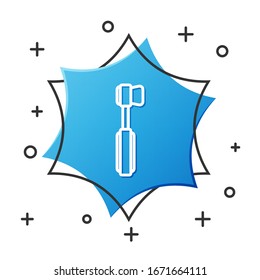 Icono de cepillo de dientes de línea blanca aislado en fondo blanco. Botón hexágono azul.  Ilustración vectorial