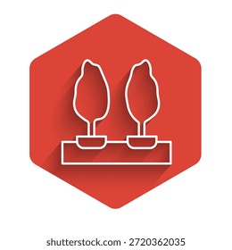 Ícone de Árvores de linha branca isolado com sombra longa. Símbolo da floresta. Botão hexágono vermelho. Vetor