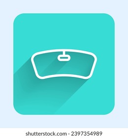 Icono de parabrisas de línea blanca aislado con una sombra larga. Botón cuadrado verde. Ilustración vectorial
