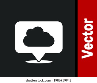 Icono de la nube de ubicación blanca aislado en fondo negro.  Vector