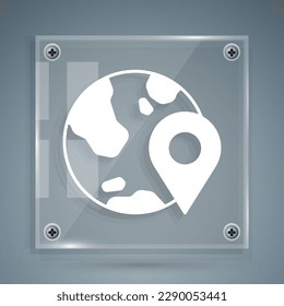 Weiße Lage auf der Erde Symbol einzeln auf grauem Hintergrund. Welt- oder Erdzeichen. Viereckige Glasplatten. Vektorgrafik
