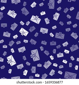Icono de contraseña de bloqueo de mensajes de correo blanco aislado patrón transparente en fondo azul. Sobre con candado. Privado, seguridad, seguridad, protección, privacidad. Ilustración vectorial