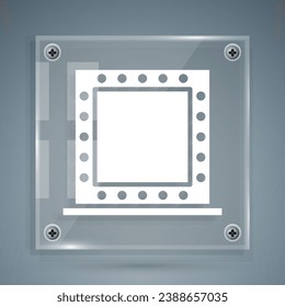 Weißer Schminkspiegel mit Lichtern Symbol einzeln auf grauem Hintergrund. Viereckige Glasplatten. Vektorgrafik