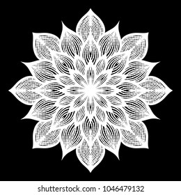 Mandala blanco. Patrón de ornamento redondo sobre fondo negro. Ilustración vectorial.