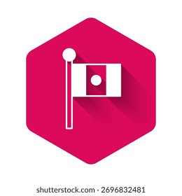 Bandera blanca de México en el icono del asta de la bandera aislado con fondo de sombra largo. Botón hexagonal rosa. Vector