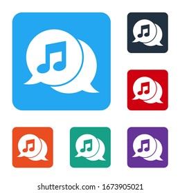 Nota musical blanca en el icono de la burbuja del habla aislado en fondo blanco. Concepto musical y de sonido. Establecer iconos en botones cuadrados de color.  Ilustración vectorial