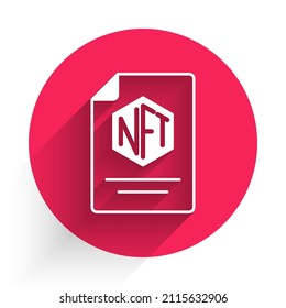 Icono blanco del contrato de NFT aislado con fondo de sombra largo. token no fungible. Concepto de arte criptográfico digital. Botón de círculo rojo. Vector
