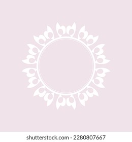 Patrón circular ornamental blanco sobre fondo rosa claro. Diseño de plantilla de tarjeta. Ilustración vectorial.