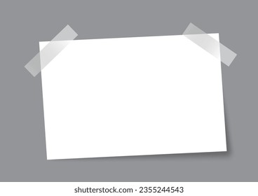 Plantilla de mensaje de papel blanco con cinta adhesiva y sombra sobre fondo gris. Página en blanco de hoja de notas de papel