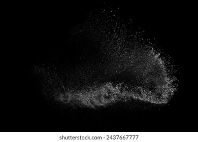 Textura granulada blanca. Recubrimiento de polvo abstracto. Ruido de grano. Explosión blanca sobre fondo negro. Splash efecto realista. Ilustración vectorial, eps 10.  