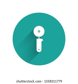White Pizza knife icon isolated with long shadow. Pizza cutter sign. Steel kitchenware equipment. Green circle button. Vector Illustration